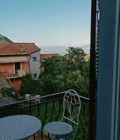 Lenta Holiday home Biassa